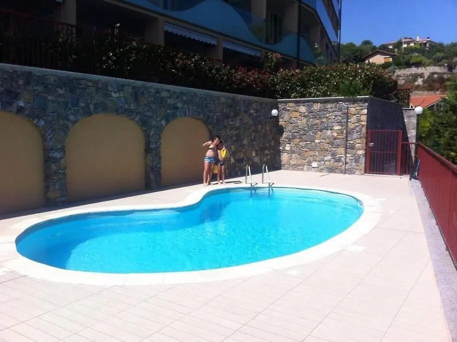 Casa Vacanze Luna 2 Vallecrosia 0*,