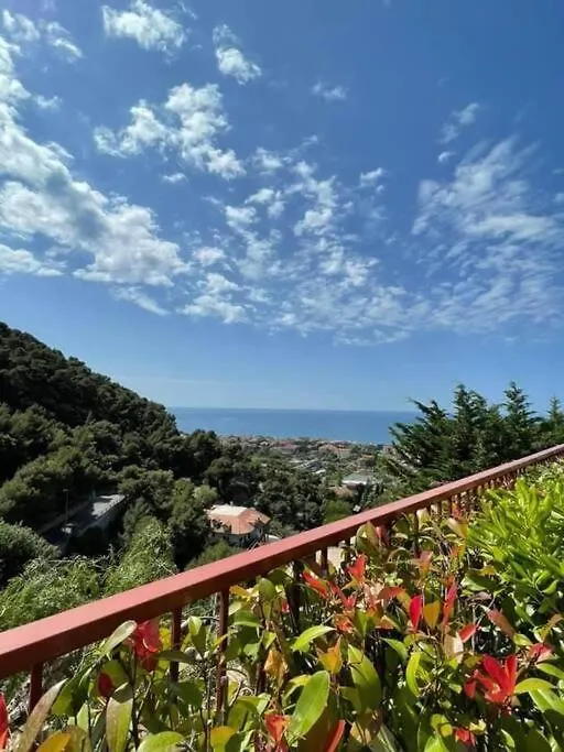 Casa Vacanze Luna 2 Vallecrosia Italy