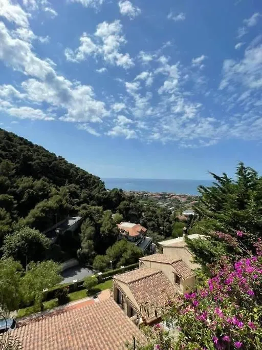 Casa Vacanze Luna 2 Vallecrosia Italy